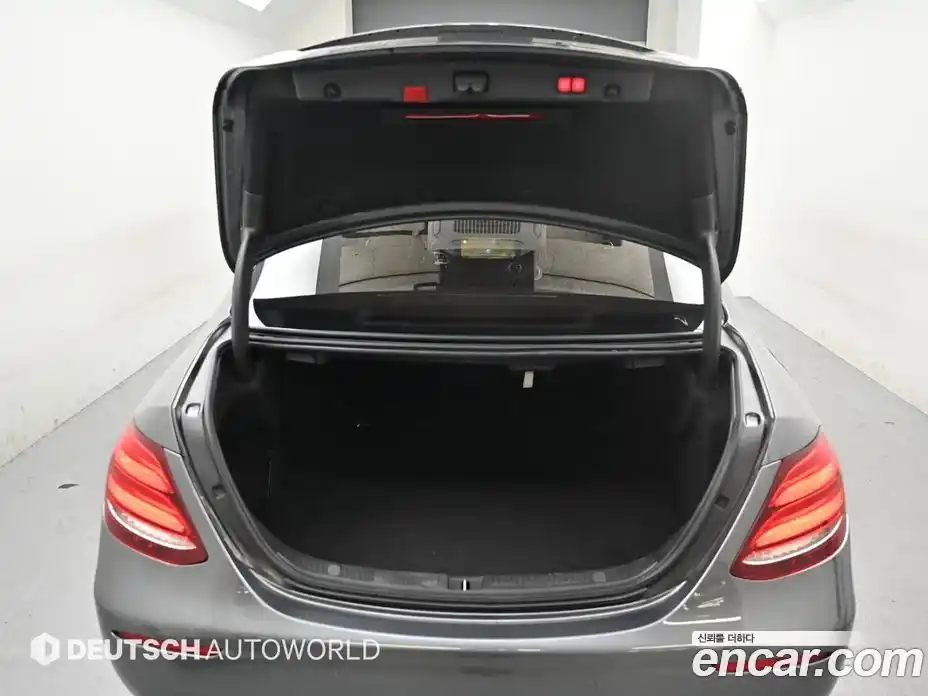 Mercedes-Benz E-Class 2020 2.0 гидро, фото 19