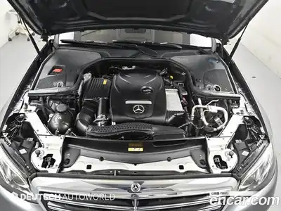 Mercedes-Benz E-Class 2020 2.0 гидро, миниатюра 6