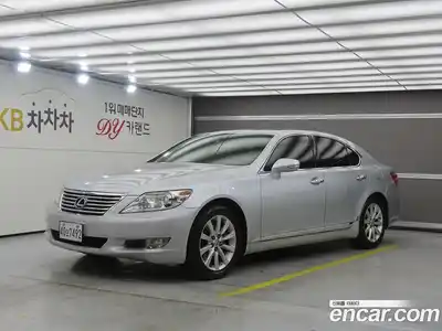 Lexus LS, 2011