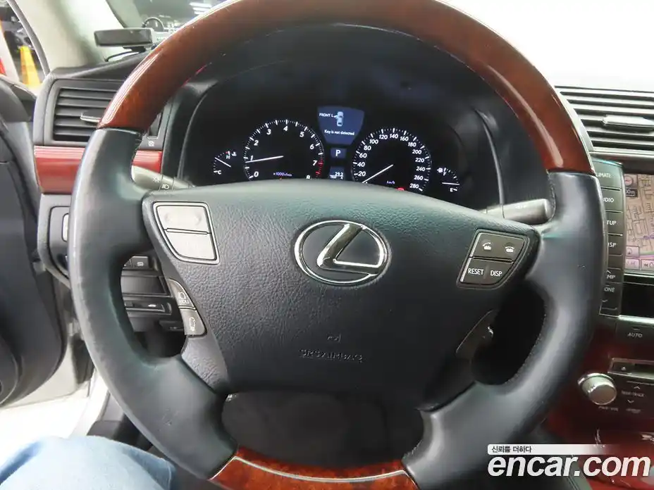 Lexus LS 2011 4.6 гидро в Москве № 1071579, фото 9