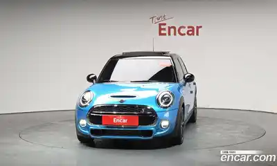 Mini Cooper 2018 2.0 гидро в Москве № 134942, миниатюра 2