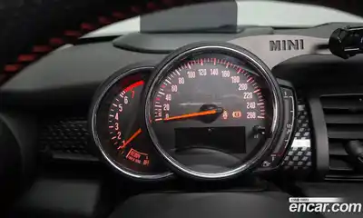 Mini Cooper 2018 2.0 гидро в Москве № 134942, миниатюра 7