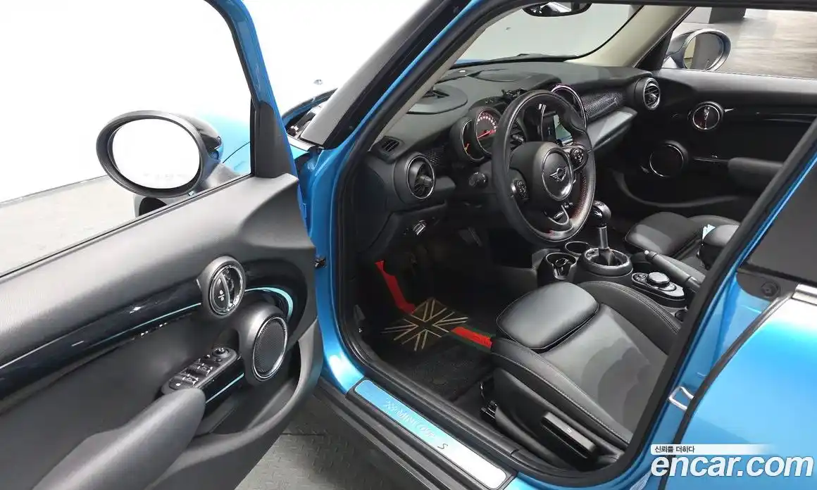 Mini Cooper 2018 2.0 гидро в Москве № 134942, фото 9