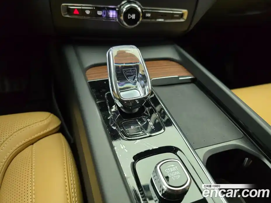 Volvo XC60 2024 2.0 гидро в Москве № 1547032, фото 9