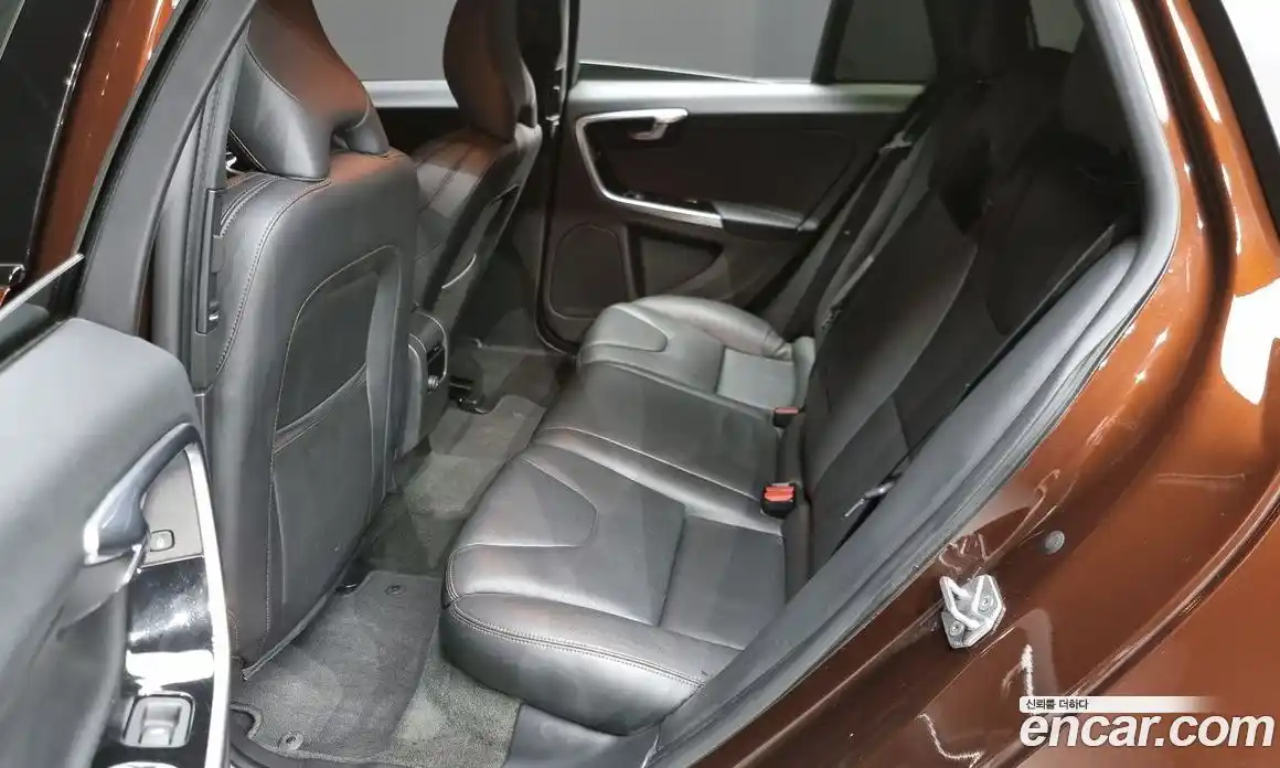 Volvo V60 2015 2.5 гидро в Москве № 164569, фото 12