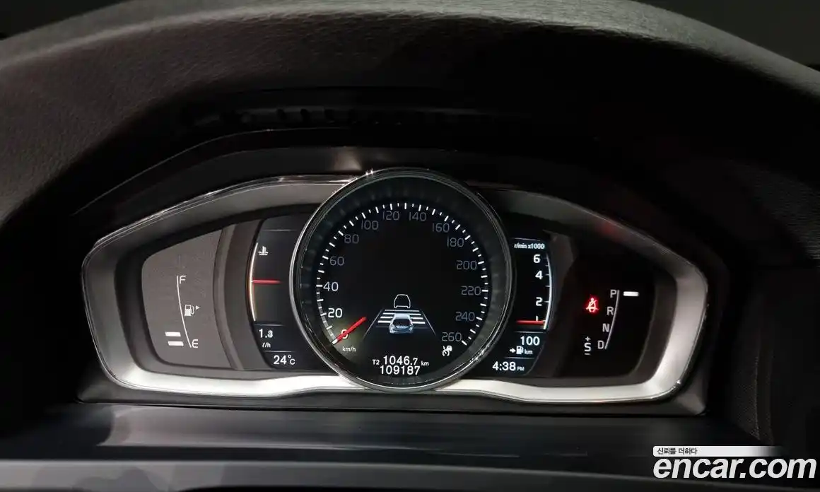 Volvo V60 2015 2.5 гидро в Москве № 164569, фото 8