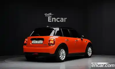 Mini Cooper 2018 1.5 гидро в Москве № 167239, миниатюра 2