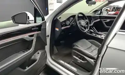 Volkswagen Touareg 2024 3.0 гидро в Москве № 168388, миниатюра 9