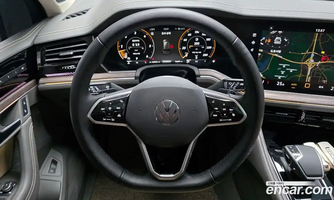 Volkswagen Touareg 2024 3.0 гидро в Москве № 168501, фото 13