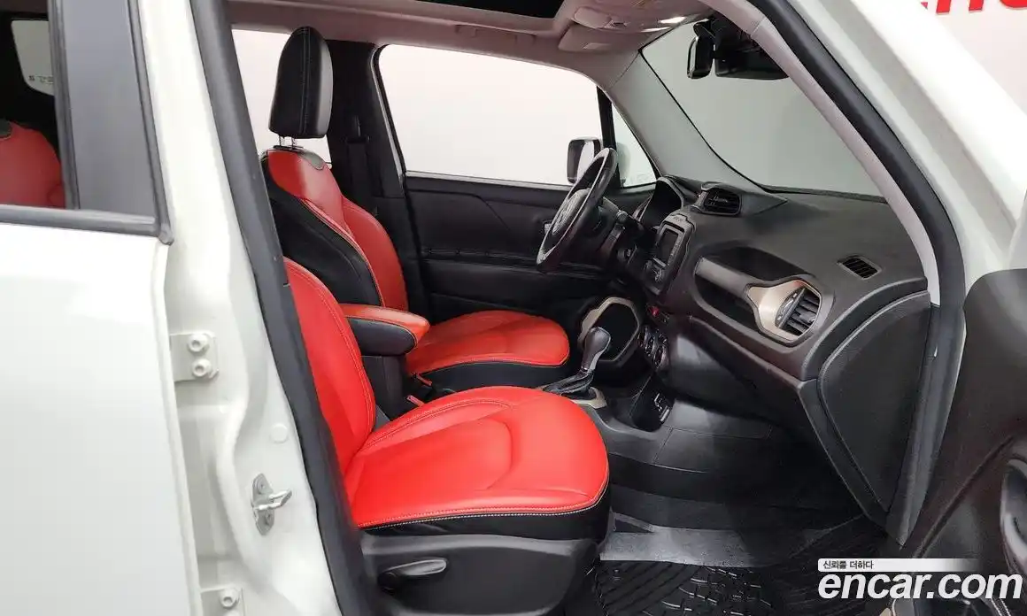Jeep Renegade 2016 2.4 гидро в Москве № 169899, фото 11