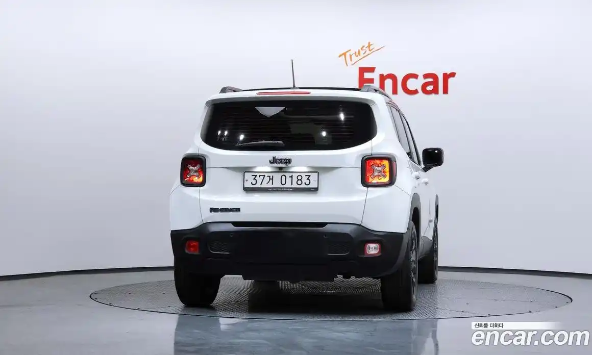 Jeep Renegade 2016 2.4 гидро в Москве № 169899, фото 4