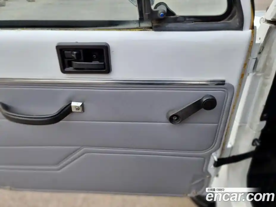 Jeep Wrangler 1993 2.5 механика в Москве № 170097, фото 16