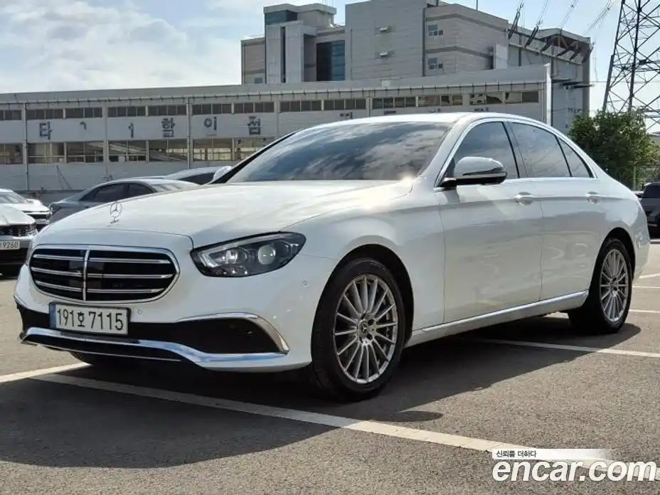 Mercedes-Benz E-Class 2023 2.0 гидро в Москве № 1978833, фото 3