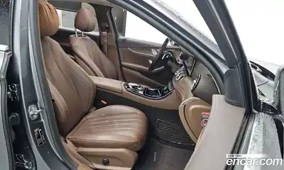 Mercedes-Benz E-Class 2017 2.0 гидро в Москве № 1981057, миниатюра 11