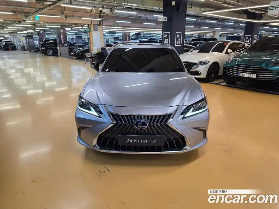Lexus ES 2021 2.5 вариатор в Москве № 1982350, фото 3