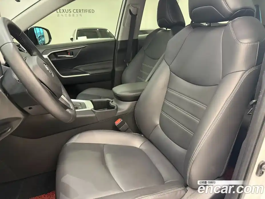 Toyota RAV4 2023 2.5 вариатор в Москве № 1983001, фото 11