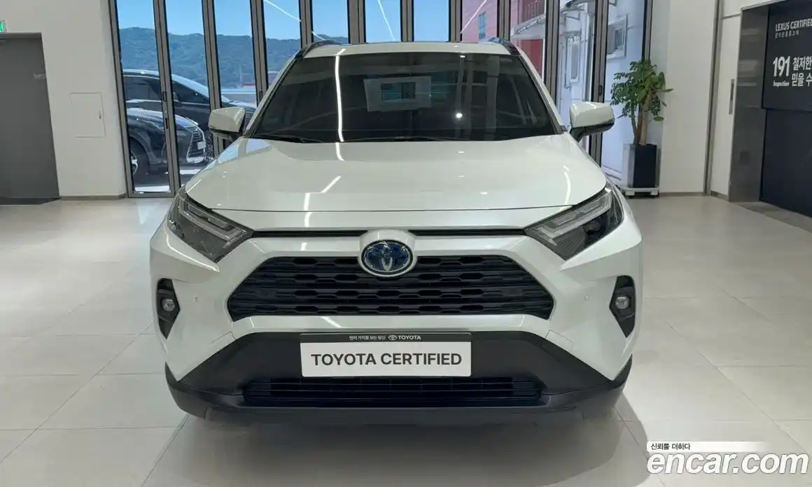 Toyota RAV4 2023 2.5 вариатор в Москве № 1983001, фото 3