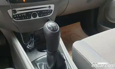 Renault SM3 2010 1.6 механика в Москве № 227374, миниатюра 9