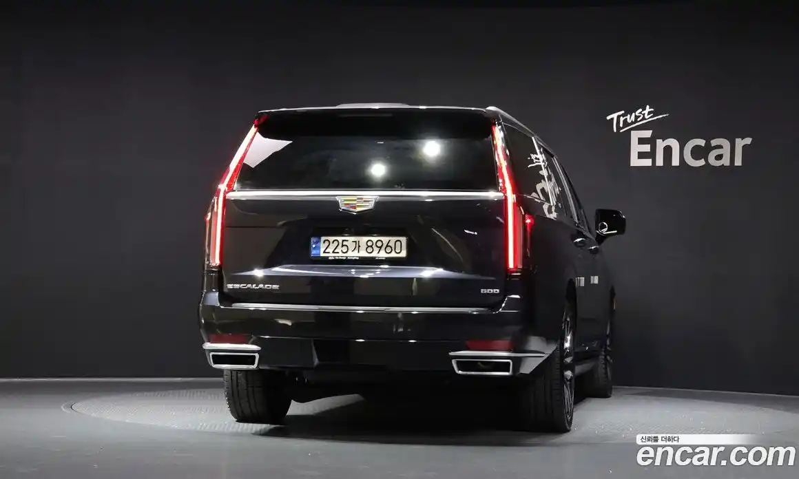 Cadillac Escalade 2022 6.2 гидро в Москве № 256481, фото 4