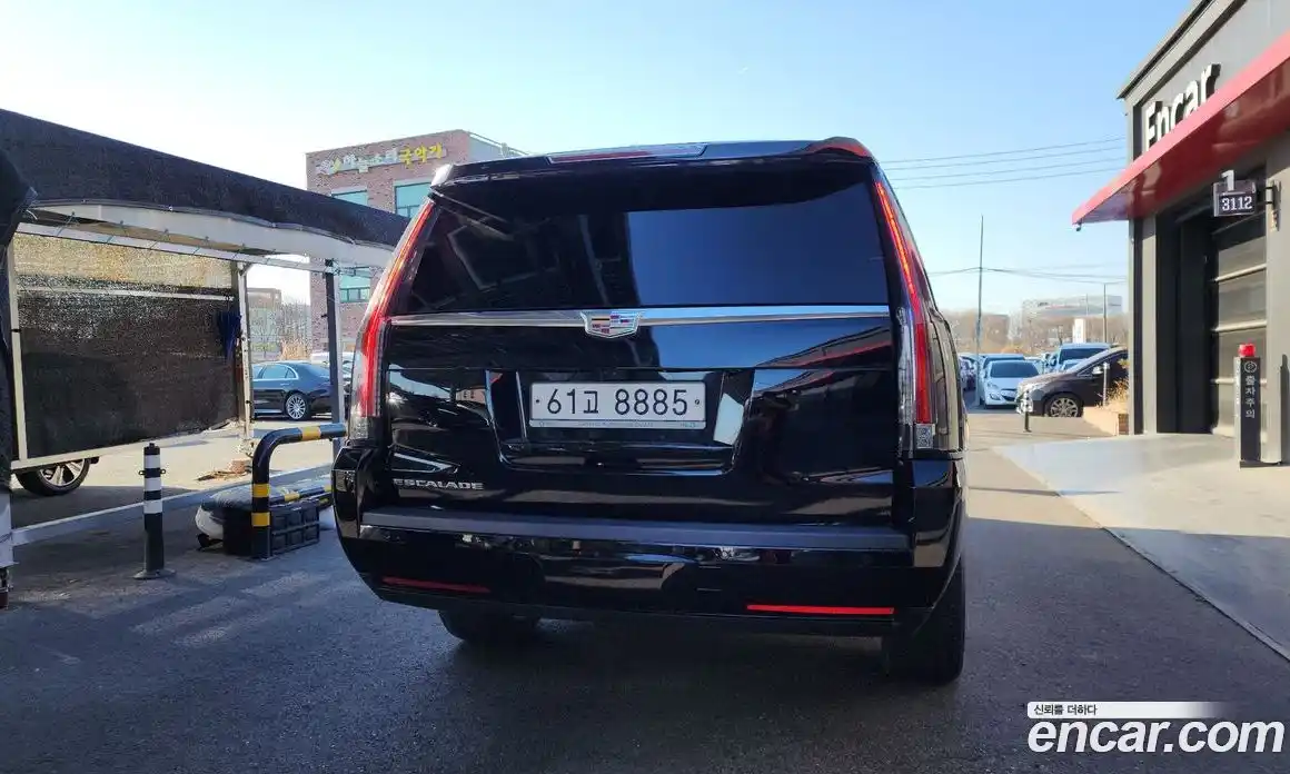 Cadillac Escalade 2018 6.2 гидро в Москве № 337082, фото 4