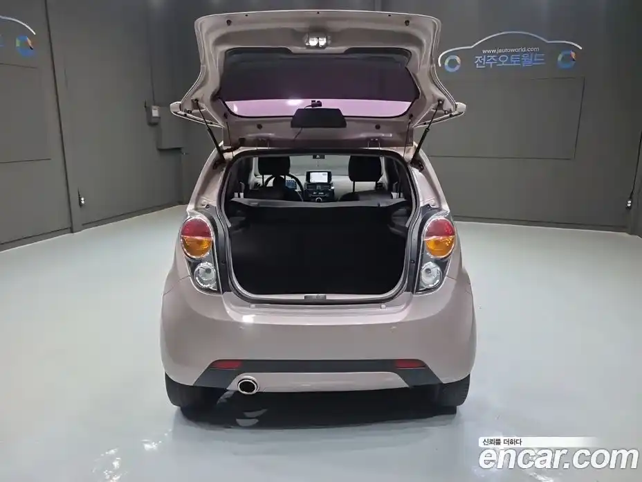 Chevrolet Spark 2012 1.0 гидро в Москве № 37818, фото 7
