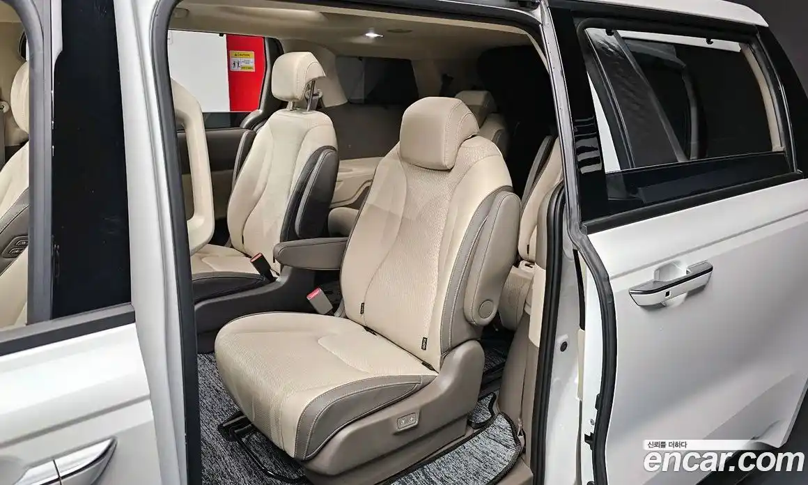 Kia Canival 2023 3.5 гидро в Москве № 132565, фото 11