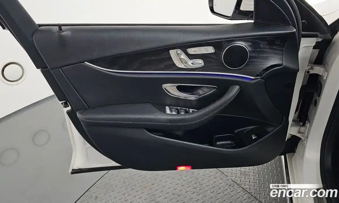 Mercedes-Benz E-Class 2017 1.9 гидро в Москве № 1545478, фото 14