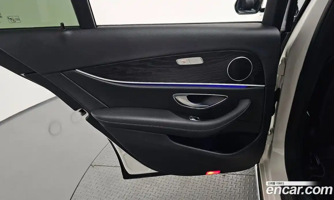 Mercedes-Benz E-Class 2017 1.9 гидро в Москве № 1545478, фото 15