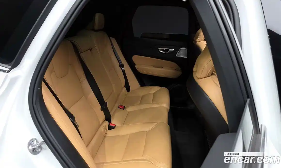 Volvo XC60 2024 2.0 гидро в Москве № 164154, фото 12
