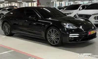 Porsche Panamera, 2023