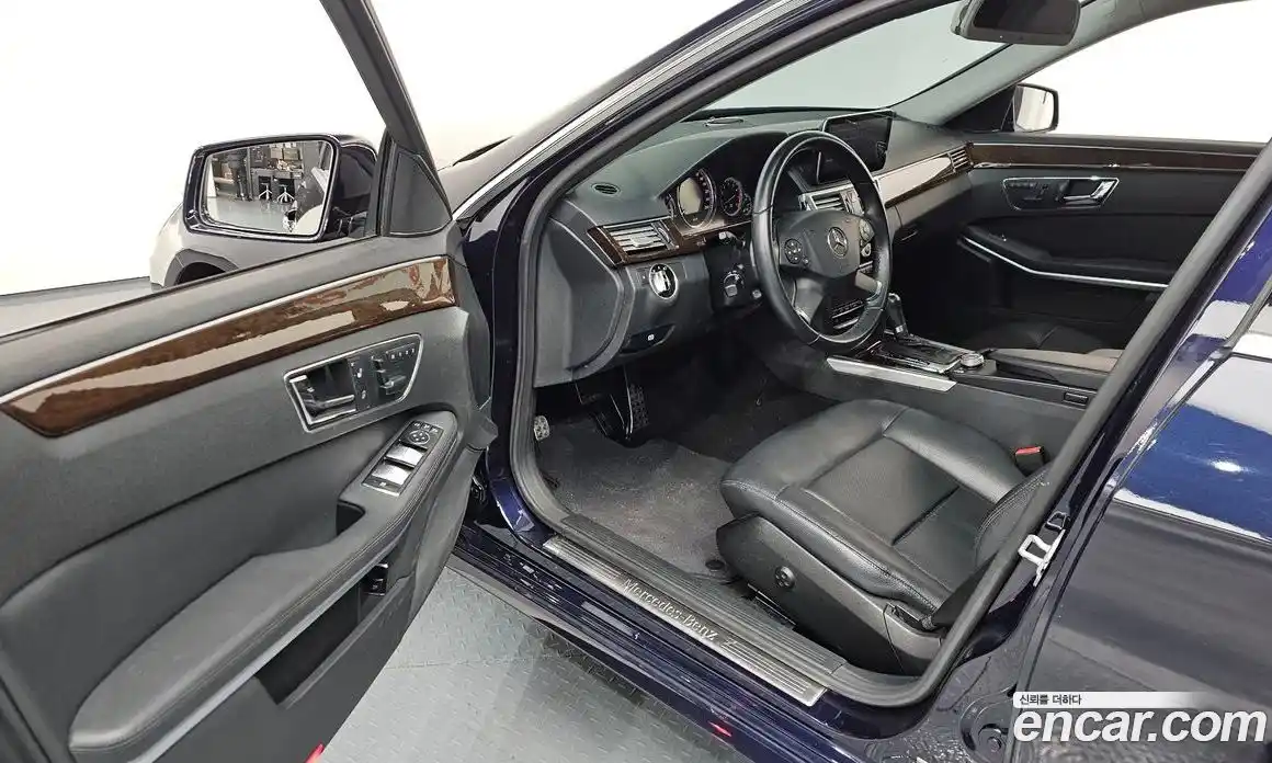 Mercedes-Benz E-Class 2011 1.8 гидро в Москве № 178265, фото 10