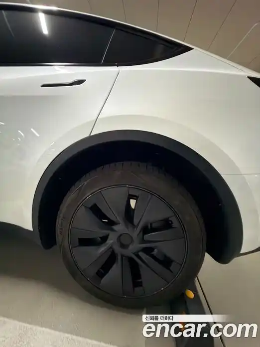 Tesla Model Y 2024 гидро, фото 9