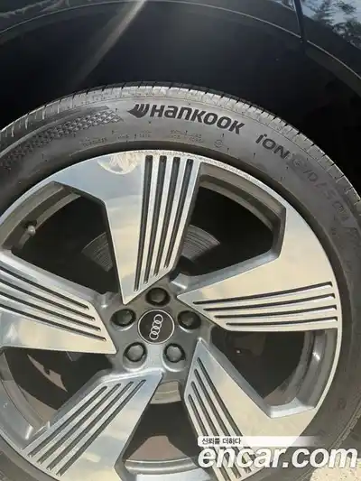 Audi e-tron 2021 гидро в Москве № 1912252, миниатюра 5