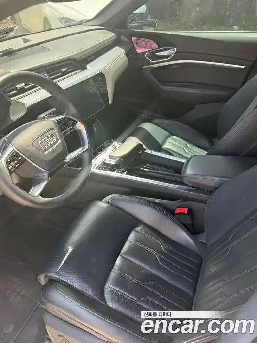Audi e-tron 2021 гидро в Москве № 1912252, фото 9