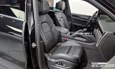 Porsche Cayenne 2023 3.0 гидро в Москве № 197351, миниатюра 12