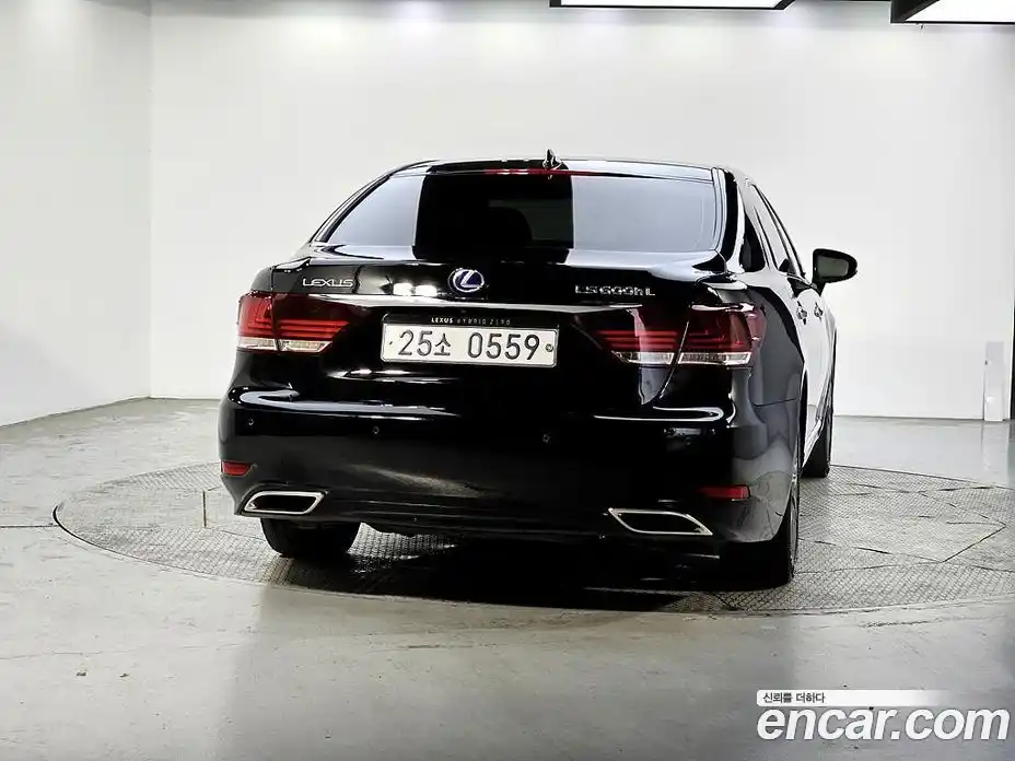 Lexus LS 2016 6.0 гидро в Москве № 1982355, фото 3