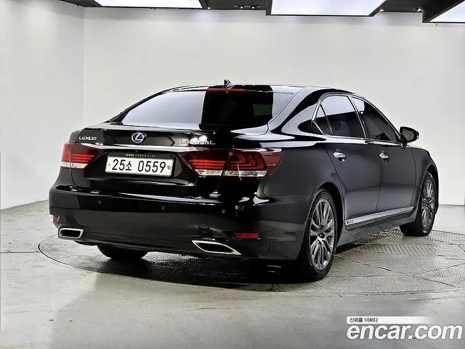 Lexus LS 2016 6.0 гидро в Москве № 1982355, фото 4