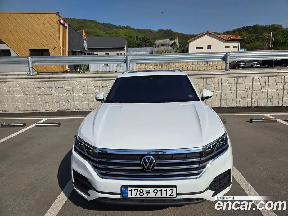 Volkswagen Touareg 2022 3.0 гидро в Москве № 1982628, фото 3