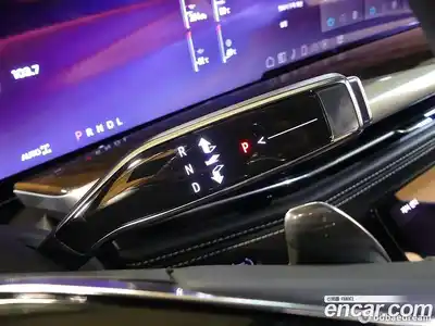 Cadillac Escalade 2025 6.2 гидро в Москве № 1983792, миниатюра 7
