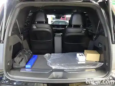 Cadillac Escalade 2025 6.2 гидро в Москве № 1983792, миниатюра 10