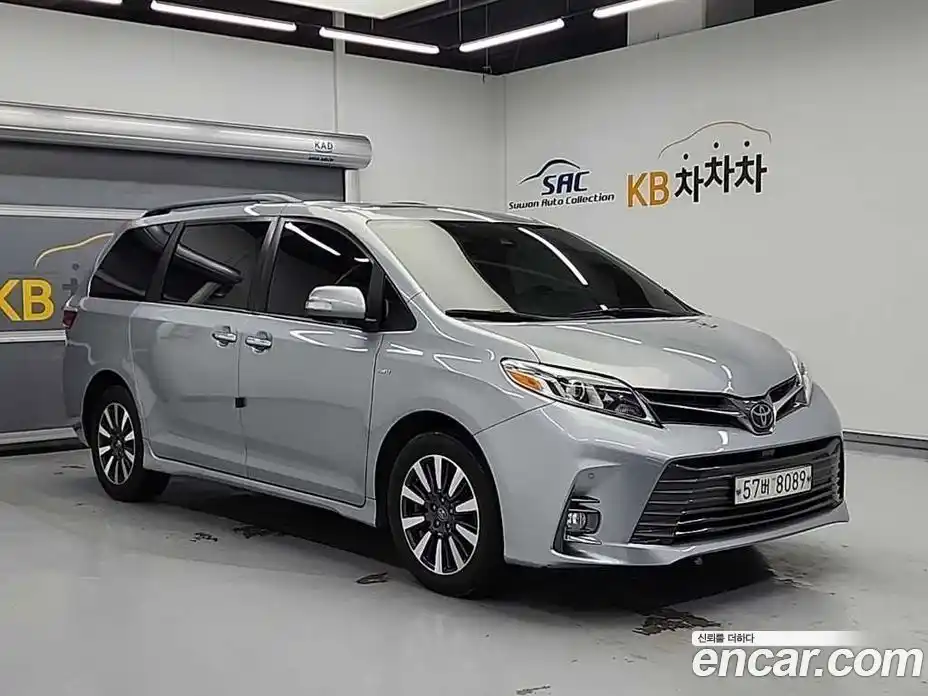 Toyota Sienna 2018 3.5 гидро в Москве № 199659, фото 4
