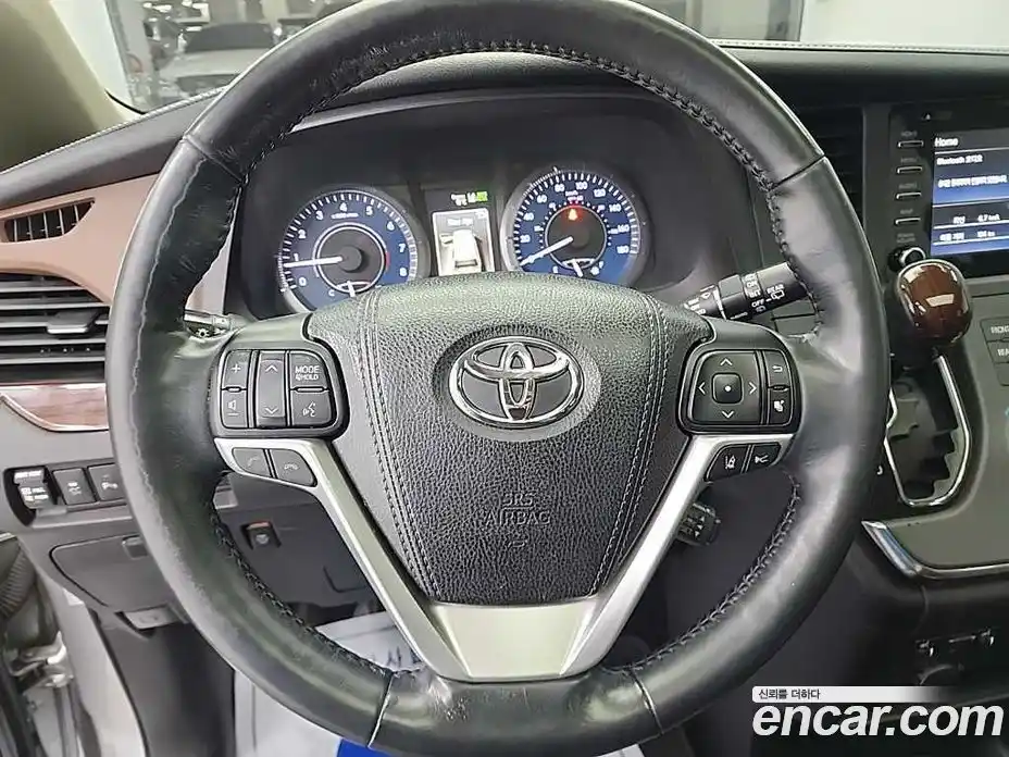 Toyota Sienna 2018 3.5 гидро в Москве № 199659, фото 9