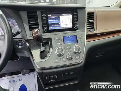 Toyota Sienna 2018 3.5 гидро в Москве № 199659, миниатюра 10