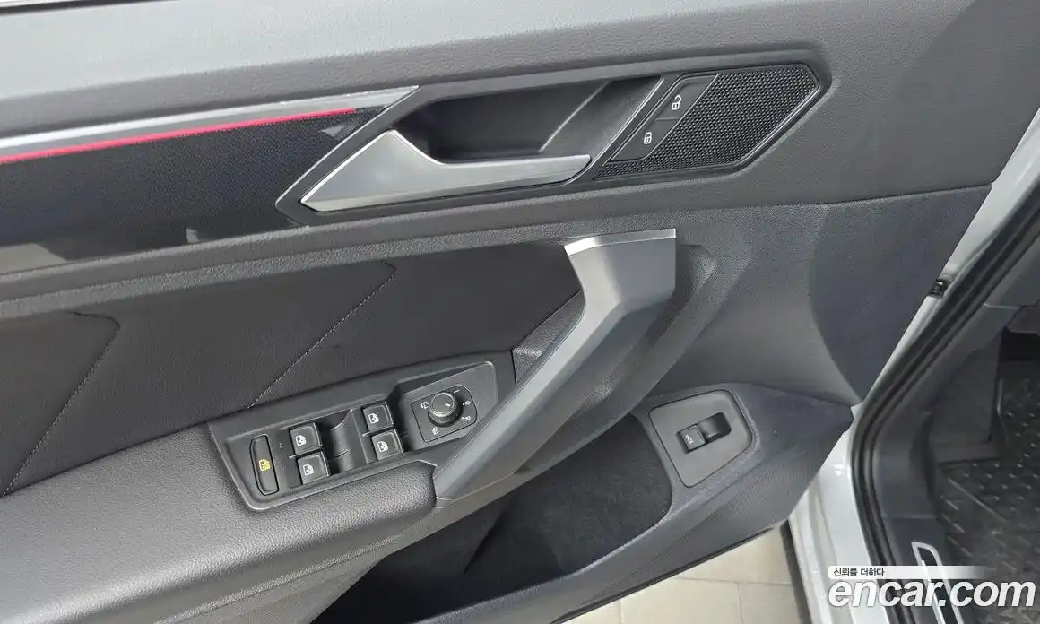 Volkswagen Tiguan 2021 2.0 гидро в Москве № 214883, фото 14