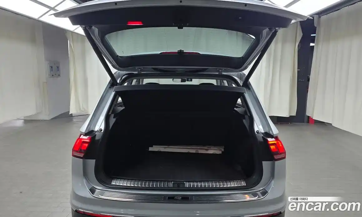 Volkswagen Tiguan 2021 2.0 гидро в Москве № 214883, фото 20