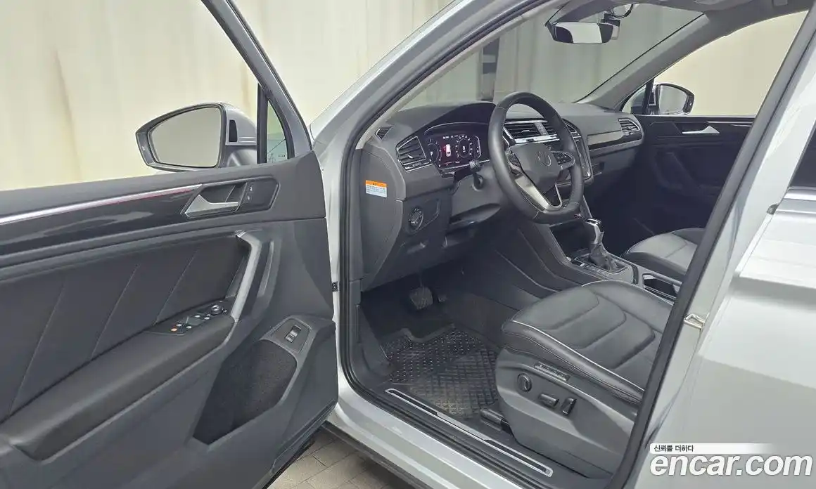 Volkswagen Tiguan 2021 2.0 гидро в Москве № 214883, фото 10