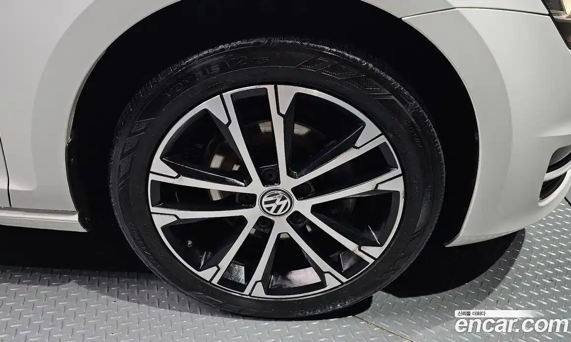 Volkswagen Golf 2015 2.0 гидро в Москве № 215122, фото 5