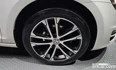 Volkswagen Golf 2015 2.0 гидро в Москве № 215122, миниатюра 5