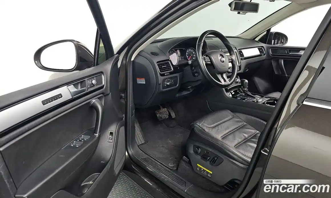 Volkswagen Touareg 2015 3.0 гидро в Москве № 215360, фото 11
