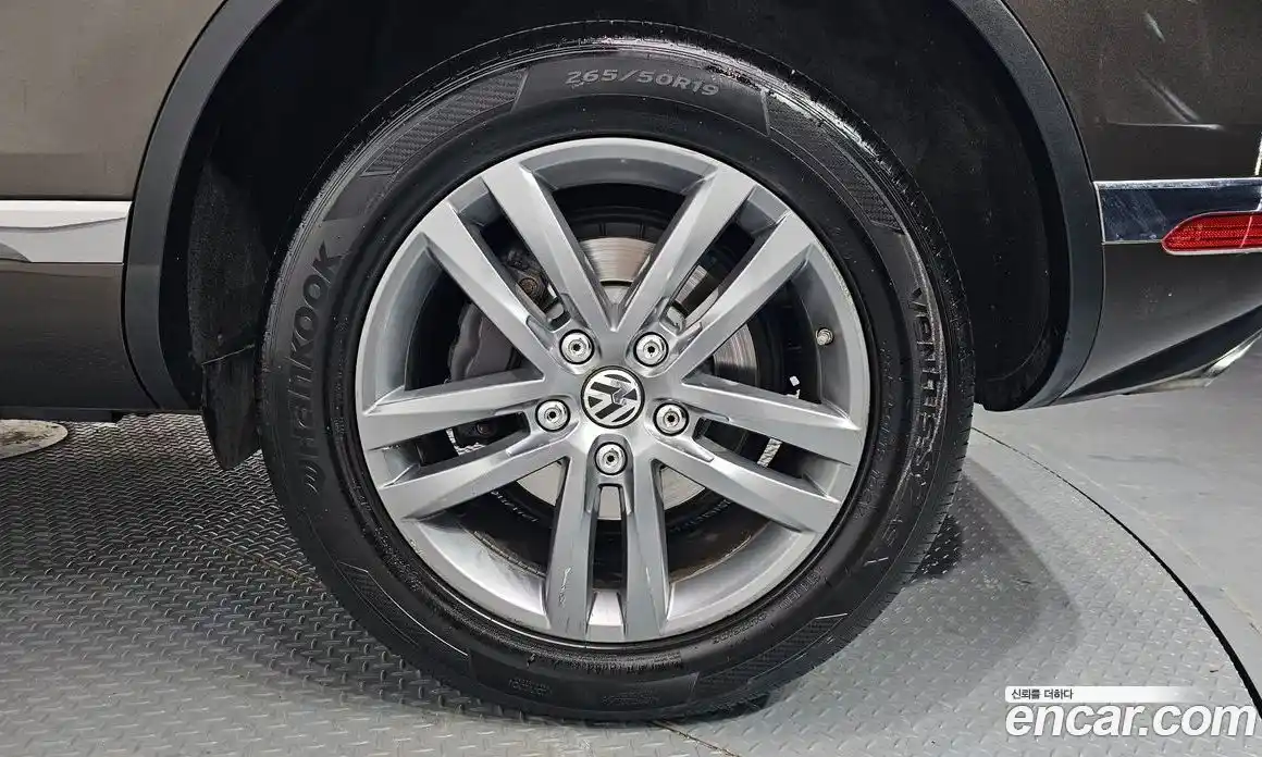 Volkswagen Touareg 2015 3.0 гидро в Москве № 215360, фото 5